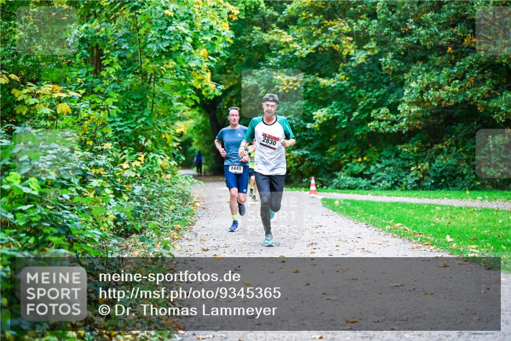 12.10.2025 - Bramfelder Halbmarathon 2025 Dr. Thomas Lammeyer http://msf.ph/oto/9345365 12.10.2025 10:15:18 Laufen 2449, 2830 meine-sportfotos.de