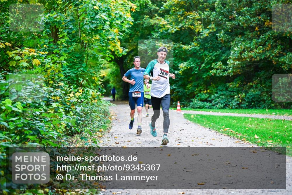 12.10.2025 - Bramfelder Halbmarathon 2025 Dr. Thomas Lammeyer http://msf.ph/oto/9345367 12.10.2025 10:15:18 Laufen 2449, 2830 meine-sportfotos.de