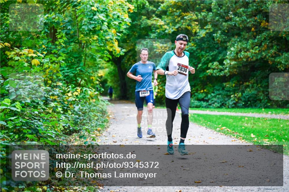 12.10.2025 - Bramfelder Halbmarathon 2025 Dr. Thomas Lammeyer http://msf.ph/oto/9345372 12.10.2025 10:15:19 Laufen 2449, 2830 meine-sportfotos.de