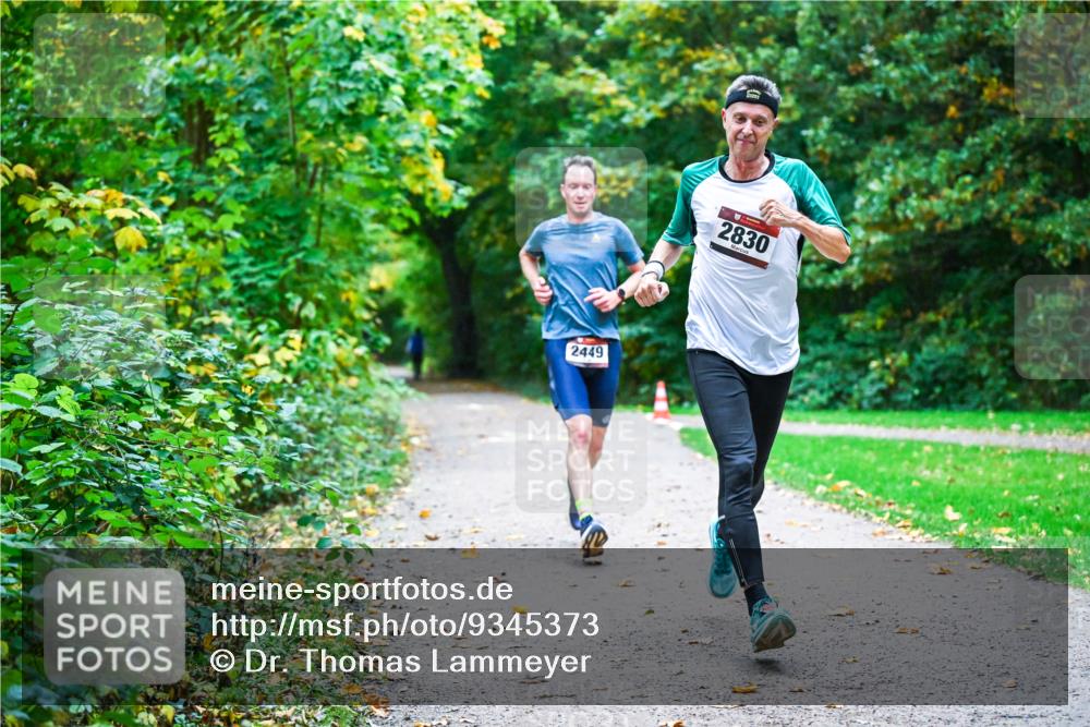 12.10.2025 - Bramfelder Halbmarathon 2025 Dr. Thomas Lammeyer http://msf.ph/oto/9345373 12.10.2025 10:15:19 Laufen 2449, 2830 meine-sportfotos.de