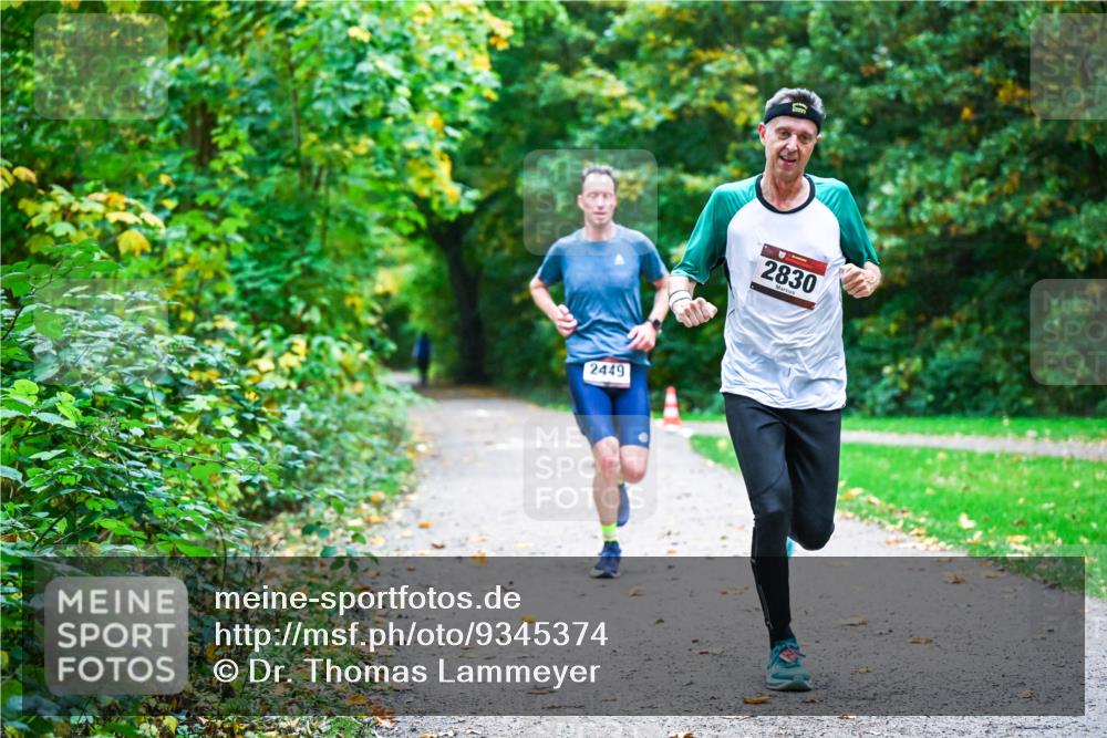 12.10.2025 - Bramfelder Halbmarathon 2025 Dr. Thomas Lammeyer http://msf.ph/oto/9345374 12.10.2025 10:15:20 Laufen 2449, 2830 meine-sportfotos.de