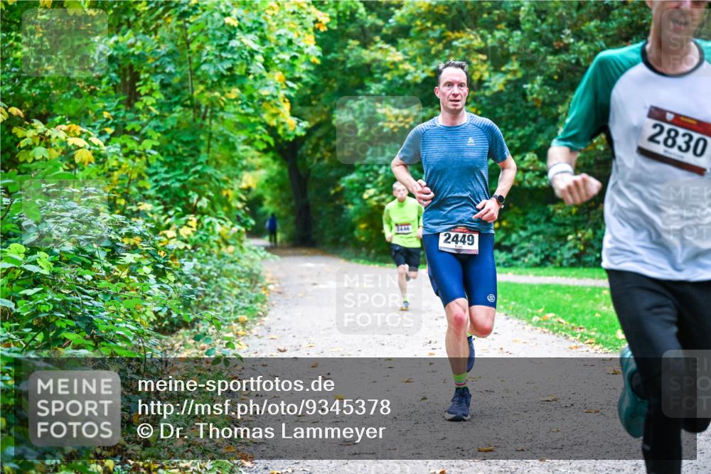 12.10.2025 - Bramfelder Halbmarathon 2025 Dr. Thomas Lammeyer http://msf.ph/oto/9345378 12.10.2025 10:15:20 Laufen 2449, 2830 meine-sportfotos.de