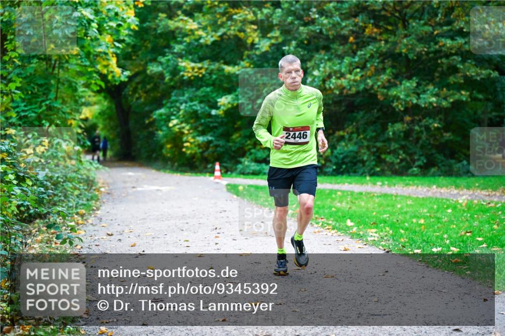 12.10.2025 - Bramfelder Halbmarathon 2025 Dr. Thomas Lammeyer http://msf.ph/oto/9345392 12.10.2025 10:15:23 Laufen 2446 meine-sportfotos.de