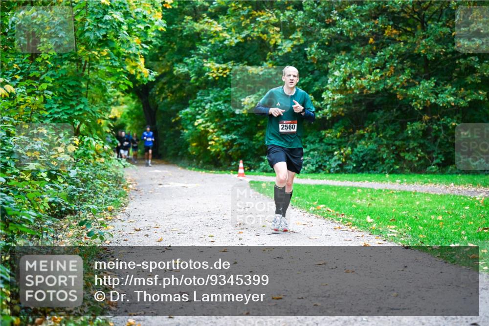12.10.2025 - Bramfelder Halbmarathon 2025 Dr. Thomas Lammeyer http://msf.ph/oto/9345399 12.10.2025 10:15:36 Laufen 2560 meine-sportfotos.de
