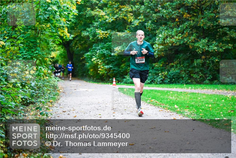 12.10.2025 - Bramfelder Halbmarathon 2025 Dr. Thomas Lammeyer http://msf.ph/oto/9345400 12.10.2025 10:15:36 Laufen 2560 meine-sportfotos.de