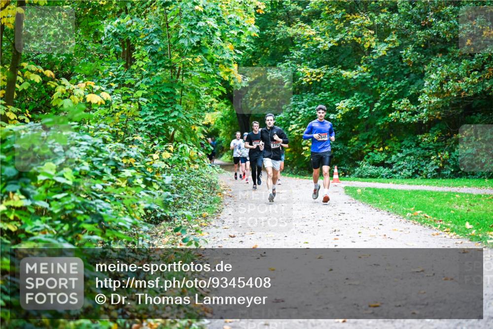 12.10.2025 - Bramfelder Halbmarathon 2025 Dr. Thomas Lammeyer http://msf.ph/oto/9345408 12.10.2025 10:15:43 Laufen 2934, 2753, 845 meine-sportfotos.de