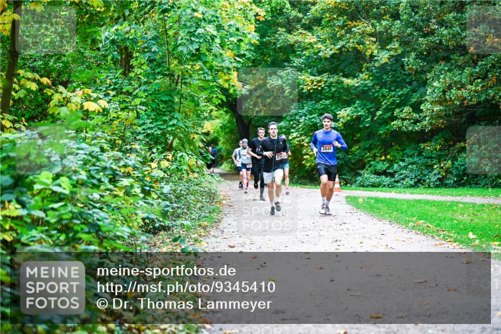 12.10.2025 - Bramfelder Halbmarathon 2025 Dr. Thomas Lammeyer http://msf.ph/oto/9345410 12.10.2025 10:15:43 Laufen 2845 meine-sportfotos.de