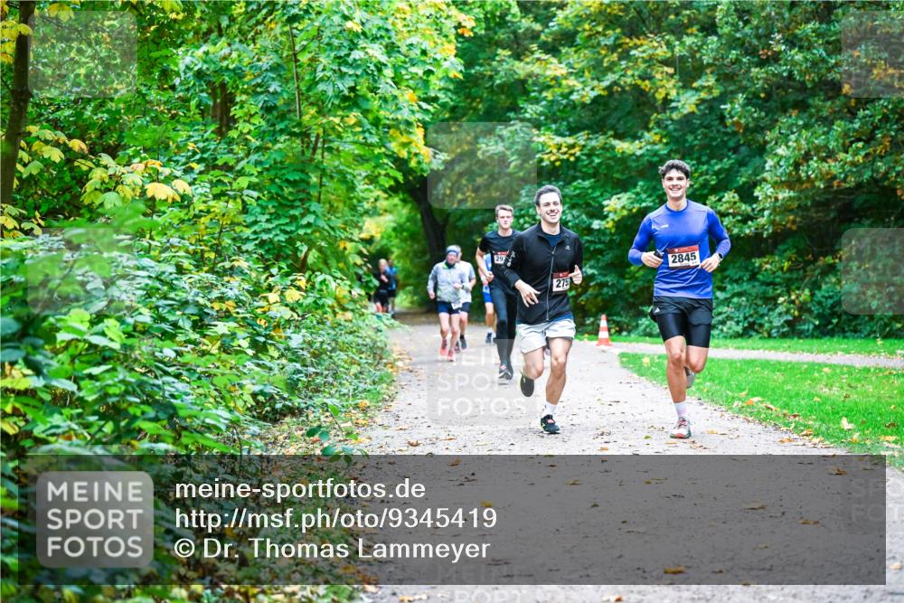 12.10.2025 - Bramfelder Halbmarathon 2025 Dr. Thomas Lammeyer http://msf.ph/oto/9345419 12.10.2025 10:15:45 Laufen 29, 275, 2845 meine-sportfotos.de