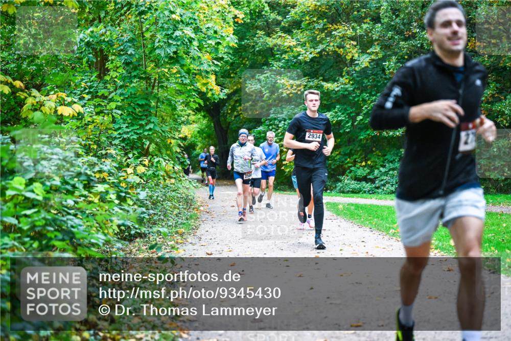 12.10.2025 - Bramfelder Halbmarathon 2025 Dr. Thomas Lammeyer http://msf.ph/oto/9345430 12.10.2025 10:15:47 Laufen 2500, 2934 meine-sportfotos.de