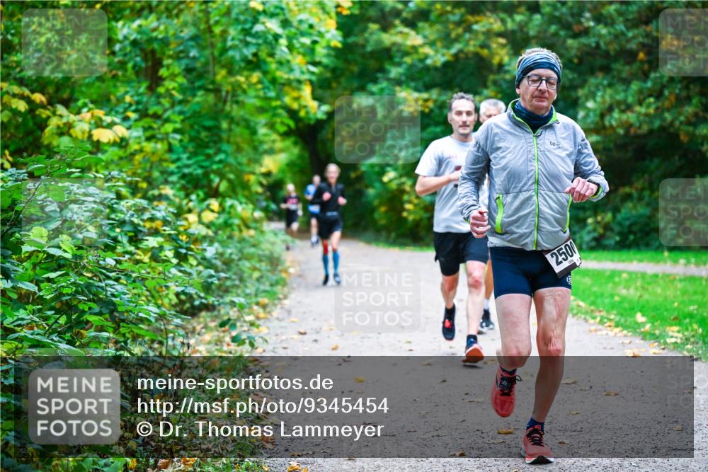 12.10.2025 - Bramfelder Halbmarathon 2025 Dr. Thomas Lammeyer http://msf.ph/oto/9345454 12.10.2025 10:15:51 Laufen 2500 meine-sportfotos.de