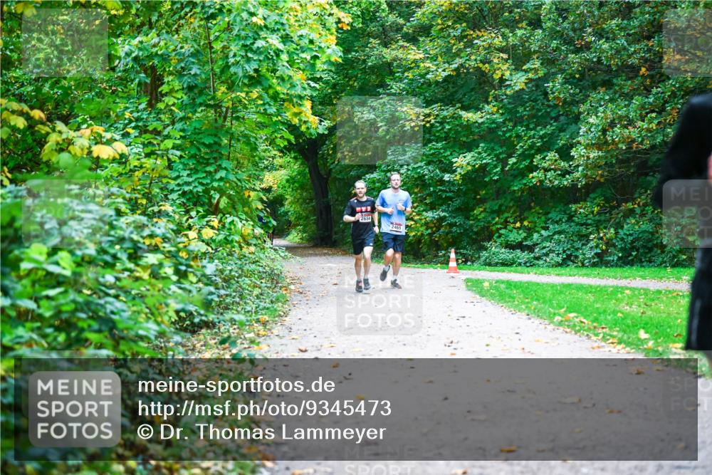 12.10.2025 - Bramfelder Halbmarathon 2025 Dr. Thomas Lammeyer http://msf.ph/oto/9345473 12.10.2025 10:15:55 Laufen 2656, 2465 meine-sportfotos.de