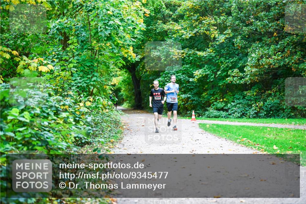 12.10.2025 - Bramfelder Halbmarathon 2025 Dr. Thomas Lammeyer http://msf.ph/oto/9345477 12.10.2025 10:15:56 Laufen 2656, 2465 meine-sportfotos.de