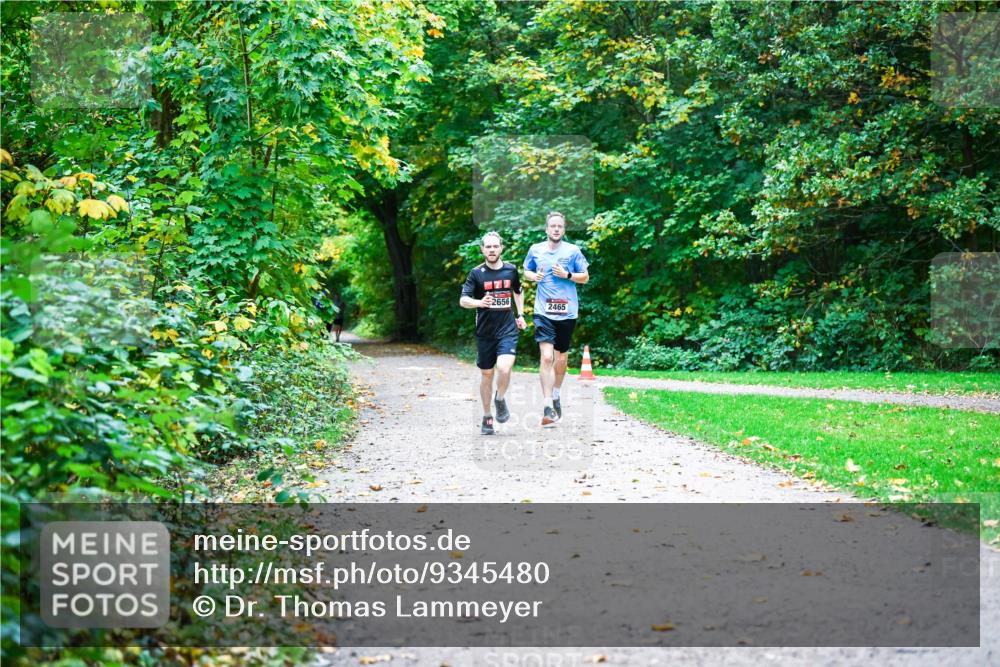 12.10.2025 - Bramfelder Halbmarathon 2025 Dr. Thomas Lammeyer http://msf.ph/oto/9345480 12.10.2025 10:15:57 Laufen 2656, 2465 meine-sportfotos.de