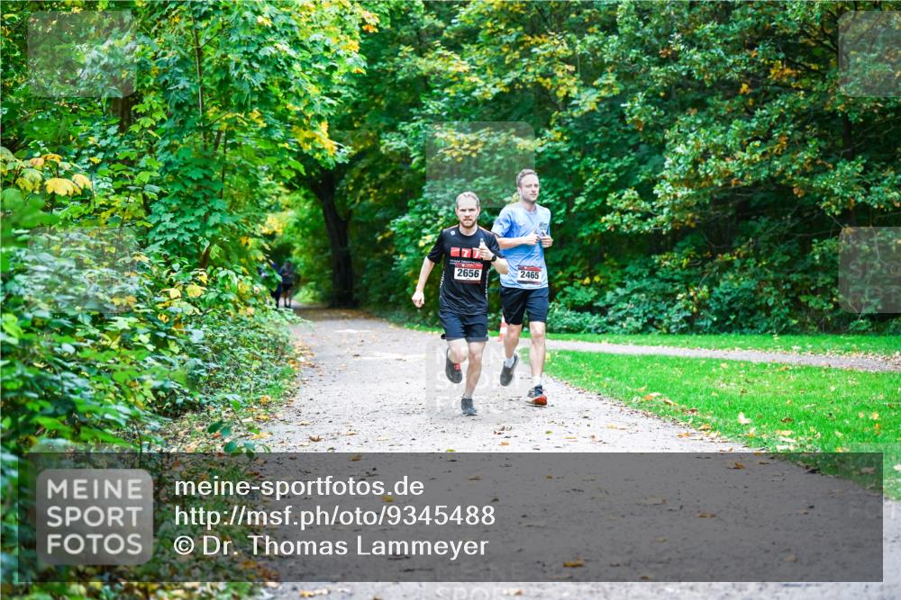 12.10.2025 - Bramfelder Halbmarathon 2025 Dr. Thomas Lammeyer http://msf.ph/oto/9345488 12.10.2025 10:15:58 Laufen 2656, 2465 meine-sportfotos.de