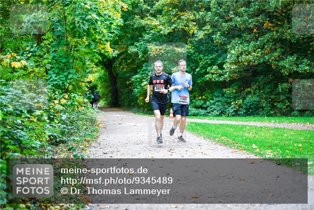 12.10.2025 - Bramfelder Halbmarathon 2025 Dr. Thomas Lammeyer http://msf.ph/oto/9345489 12.10.2025 10:15:58 Laufen 265, 2465 meine-sportfotos.de