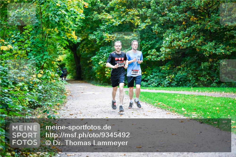 12.10.2025 - Bramfelder Halbmarathon 2025 Dr. Thomas Lammeyer http://msf.ph/oto/9345492 12.10.2025 10:15:58 Laufen 2656, 2465 meine-sportfotos.de