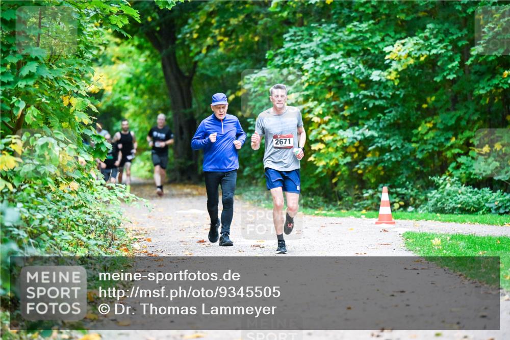 12.10.2025 - Bramfelder Halbmarathon 2025 Dr. Thomas Lammeyer http://msf.ph/oto/9345505 12.10.2025 10:16:10 Laufen 2671 meine-sportfotos.de