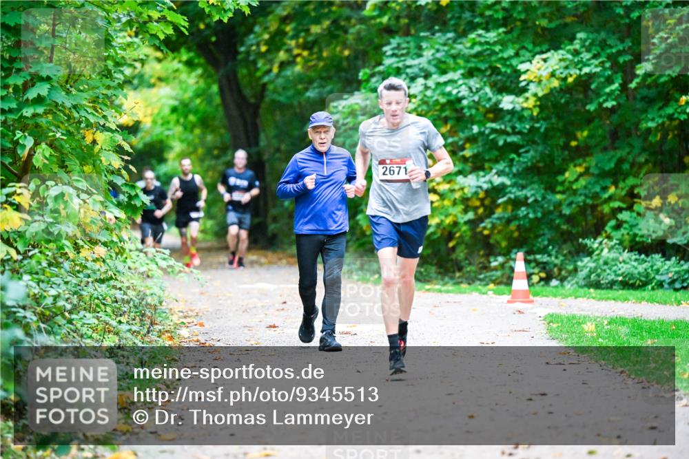 12.10.2025 - Bramfelder Halbmarathon 2025 Dr. Thomas Lammeyer http://msf.ph/oto/9345513 12.10.2025 10:16:11 Laufen 2671 meine-sportfotos.de