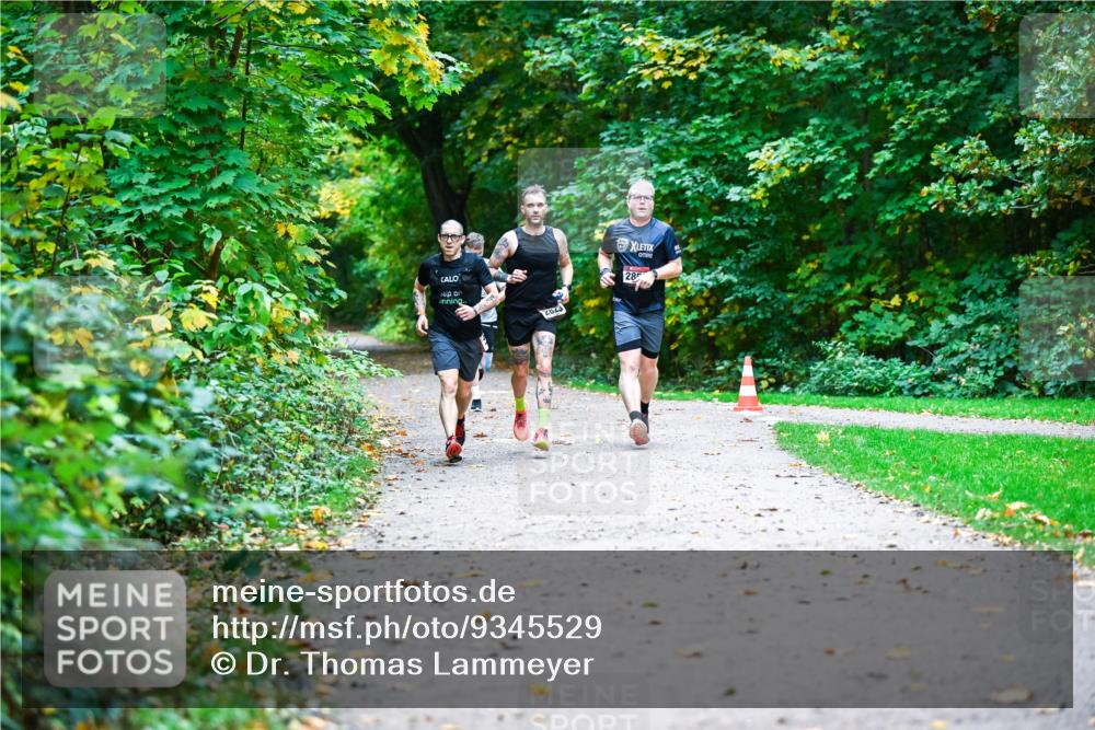 12.10.2025 - Bramfelder Halbmarathon 2025 Dr. Thomas Lammeyer http://msf.ph/oto/9345529 12.10.2025 10:16:19 Laufen 2623, 285 meine-sportfotos.de