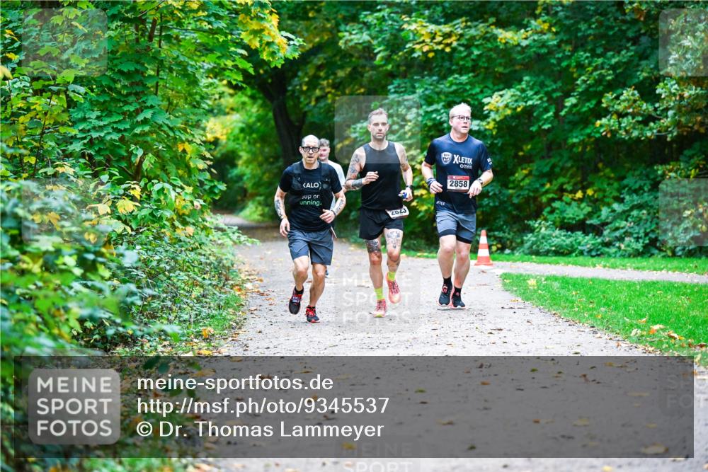 12.10.2025 - Bramfelder Halbmarathon 2025 Dr. Thomas Lammeyer http://msf.ph/oto/9345537 12.10.2025 10:16:20 Laufen 2623, 2858 meine-sportfotos.de