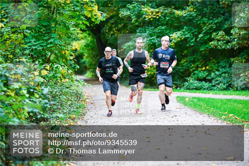12.10.2025 - Bramfelder Halbmarathon 2025 Dr. Thomas Lammeyer http://msf.ph/oto/9345539 12.10.2025 10:16:20 Laufen 2623, 2858 meine-sportfotos.de