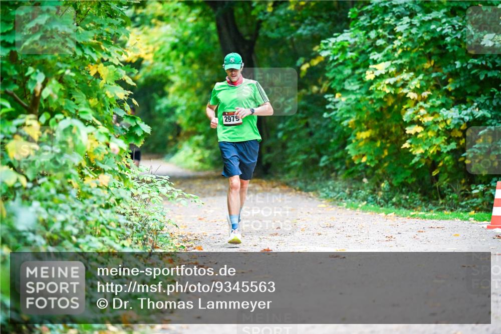12.10.2025 - Bramfelder Halbmarathon 2025 Dr. Thomas Lammeyer http://msf.ph/oto/9345563 12.10.2025 10:16:32 Laufen 2979 meine-sportfotos.de