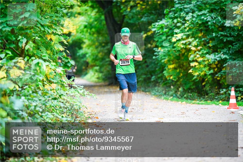 12.10.2025 - Bramfelder Halbmarathon 2025 Dr. Thomas Lammeyer http://msf.ph/oto/9345567 12.10.2025 10:16:32 Laufen 2979 meine-sportfotos.de