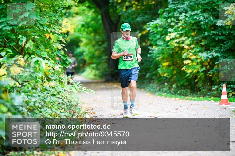 12.10.2025 - Bramfelder Halbmarathon 2025 Dr. Thomas Lammeyer http://msf.ph/oto/9345570 12.10.2025 10:16:33 Laufen 2979 meine-sportfotos.de