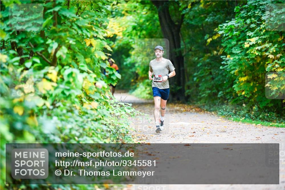 12.10.2025 - Bramfelder Halbmarathon 2025 Dr. Thomas Lammeyer http://msf.ph/oto/9345581 12.10.2025 10:16:38 Laufen 2942 meine-sportfotos.de