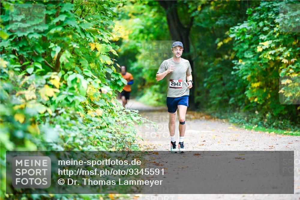 12.10.2025 - Bramfelder Halbmarathon 2025 Dr. Thomas Lammeyer http://msf.ph/oto/9345591 12.10.2025 10:16:40 Laufen 2942 meine-sportfotos.de