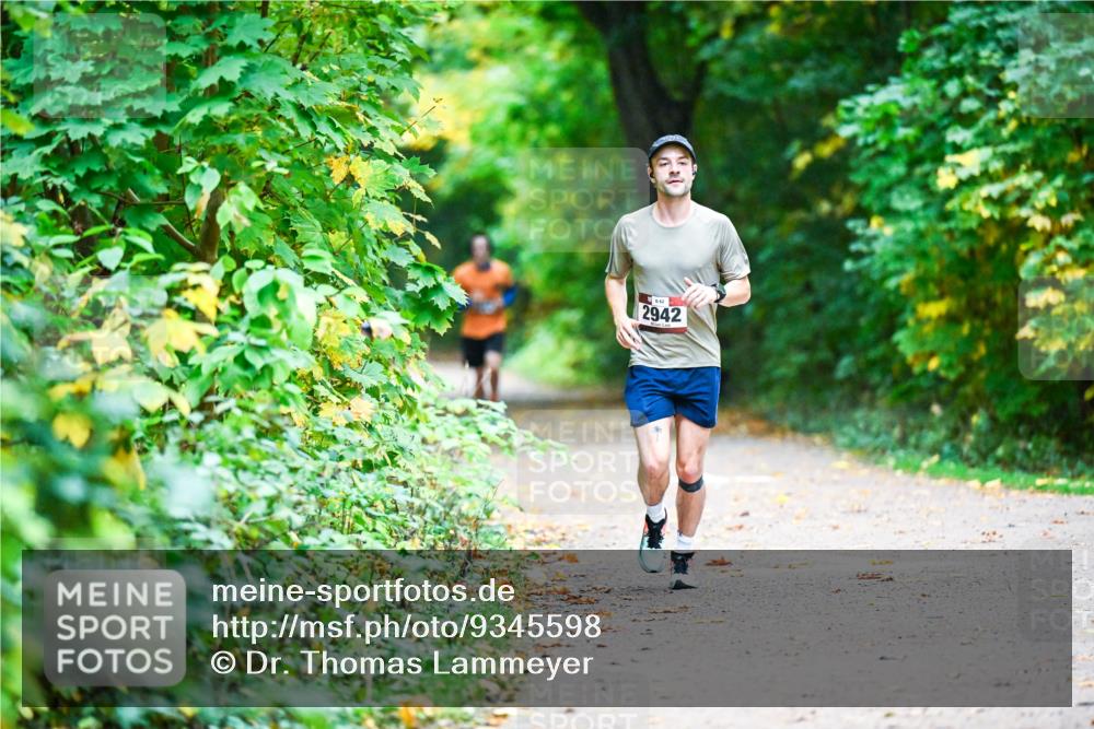 12.10.2025 - Bramfelder Halbmarathon 2025 Dr. Thomas Lammeyer http://msf.ph/oto/9345598 12.10.2025 10:16:41 Laufen 2942 meine-sportfotos.de