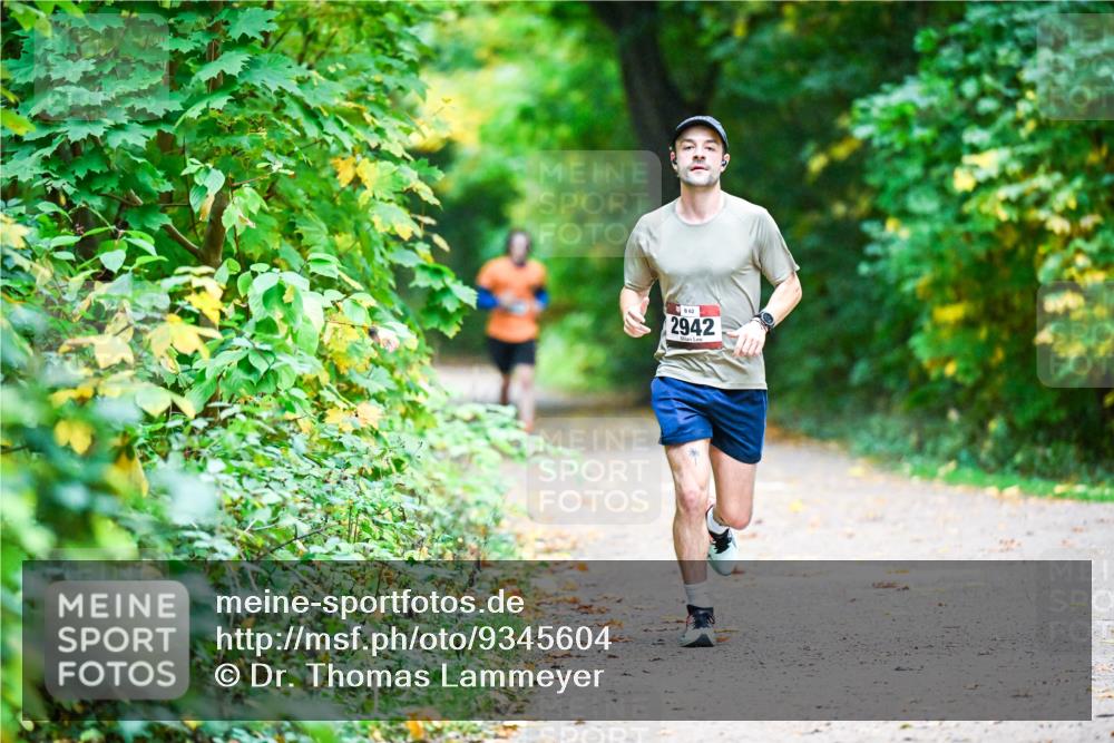 12.10.2025 - Bramfelder Halbmarathon 2025 Dr. Thomas Lammeyer http://msf.ph/oto/9345604 12.10.2025 10:16:42 Laufen 862, 2942 meine-sportfotos.de