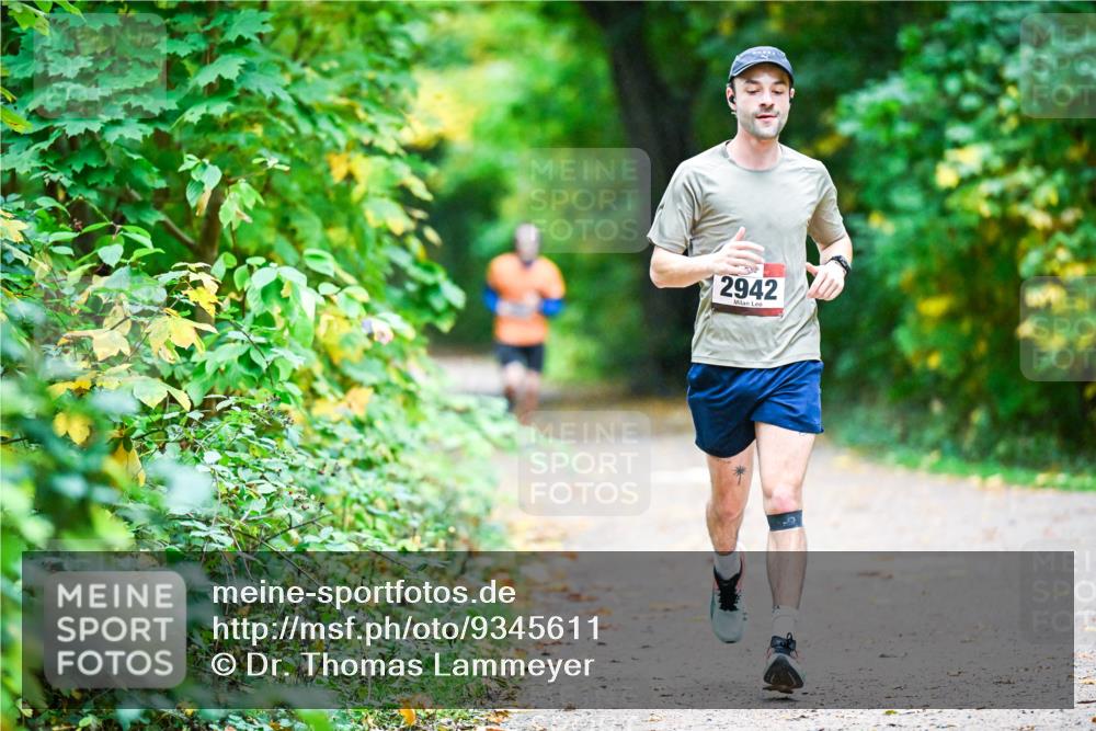 12.10.2025 - Bramfelder Halbmarathon 2025 Dr. Thomas Lammeyer http://msf.ph/oto/9345611 12.10.2025 10:16:43 Laufen 2942, 9 meine-sportfotos.de