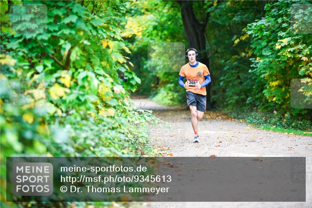 12.10.2025 - Bramfelder Halbmarathon 2025 Dr. Thomas Lammeyer http://msf.ph/oto/9345613 12.10.2025 10:16:47 Laufen 2684 meine-sportfotos.de