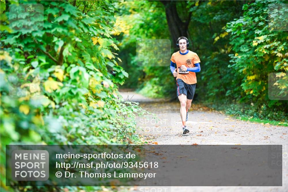 12.10.2025 - Bramfelder Halbmarathon 2025 Dr. Thomas Lammeyer http://msf.ph/oto/9345618 12.10.2025 10:16:47 Laufen 260 meine-sportfotos.de