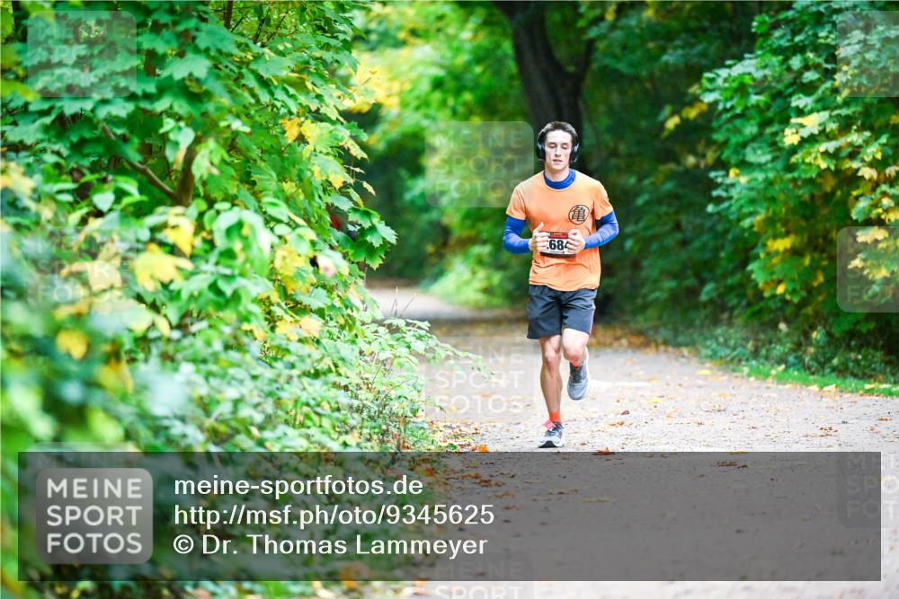 12.10.2025 - Bramfelder Halbmarathon 2025 Dr. Thomas Lammeyer http://msf.ph/oto/9345625 12.10.2025 10:16:48 Laufen 684 meine-sportfotos.de