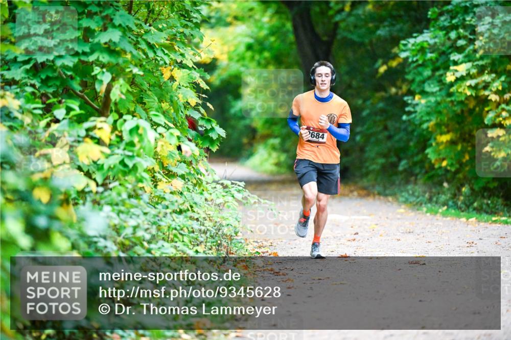 12.10.2025 - Bramfelder Halbmarathon 2025 Dr. Thomas Lammeyer http://msf.ph/oto/9345628 12.10.2025 10:16:49 Laufen 2684 meine-sportfotos.de