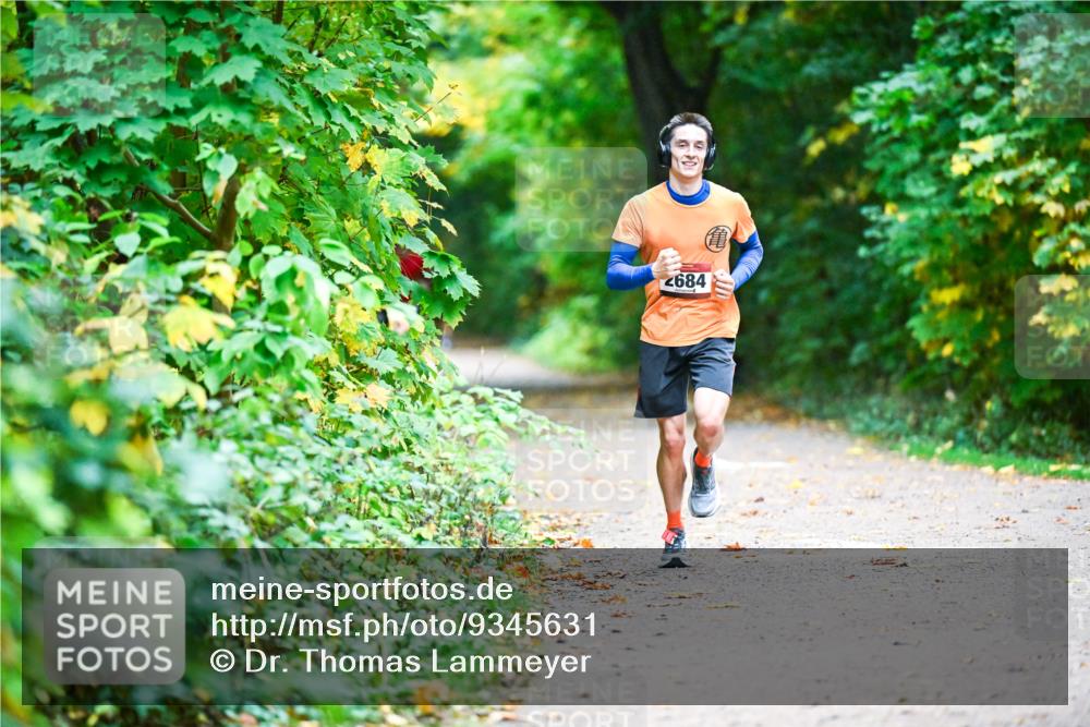 12.10.2025 - Bramfelder Halbmarathon 2025 Dr. Thomas Lammeyer http://msf.ph/oto/9345631 12.10.2025 10:16:49 Laufen 684 meine-sportfotos.de