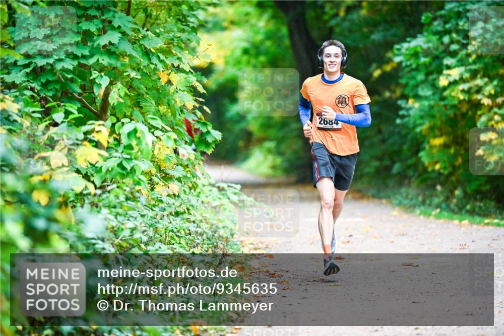 12.10.2025 - Bramfelder Halbmarathon 2025 Dr. Thomas Lammeyer http://msf.ph/oto/9345635 12.10.2025 10:16:50 Laufen 2684 meine-sportfotos.de