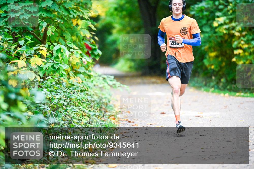 12.10.2025 - Bramfelder Halbmarathon 2025 Dr. Thomas Lammeyer http://msf.ph/oto/9345641 12.10.2025 10:16:51 Laufen 2604 meine-sportfotos.de