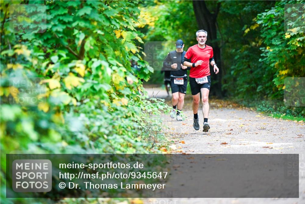 12.10.2025 - Bramfelder Halbmarathon 2025 Dr. Thomas Lammeyer http://msf.ph/oto/9345647 12.10.2025 10:16:59 Laufen 2903, 2987 meine-sportfotos.de