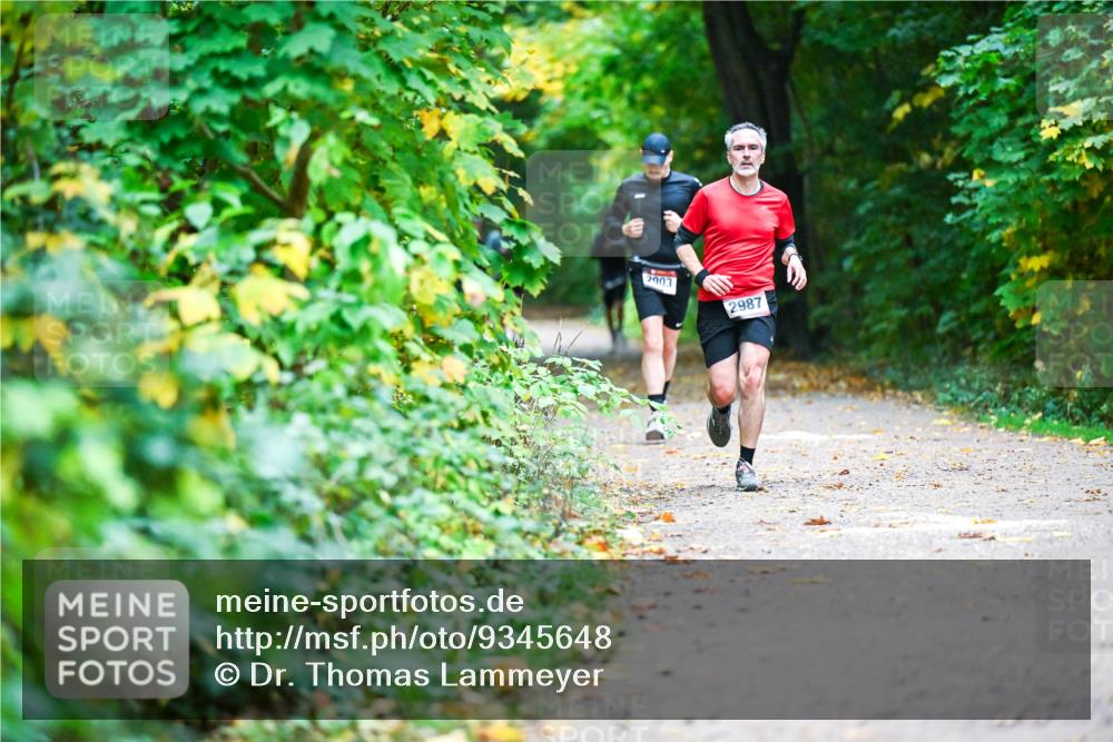12.10.2025 - Bramfelder Halbmarathon 2025 Dr. Thomas Lammeyer http://msf.ph/oto/9345648 12.10.2025 10:16:59 Laufen 2003, 2987 meine-sportfotos.de