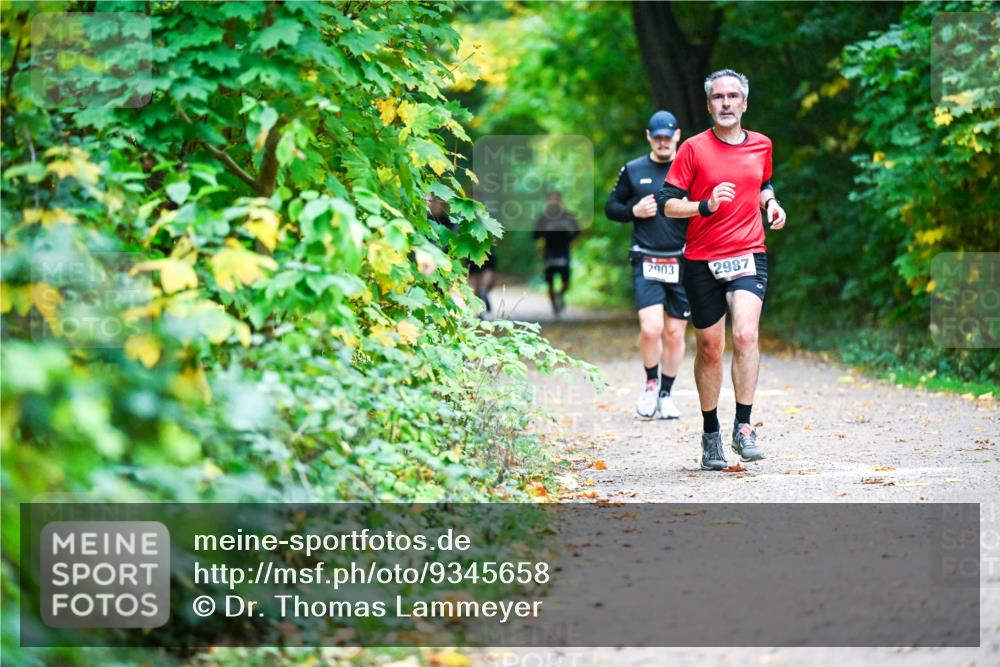 12.10.2025 - Bramfelder Halbmarathon 2025 Dr. Thomas Lammeyer http://msf.ph/oto/9345658 12.10.2025 10:17:00 Laufen 2903, 2987 meine-sportfotos.de