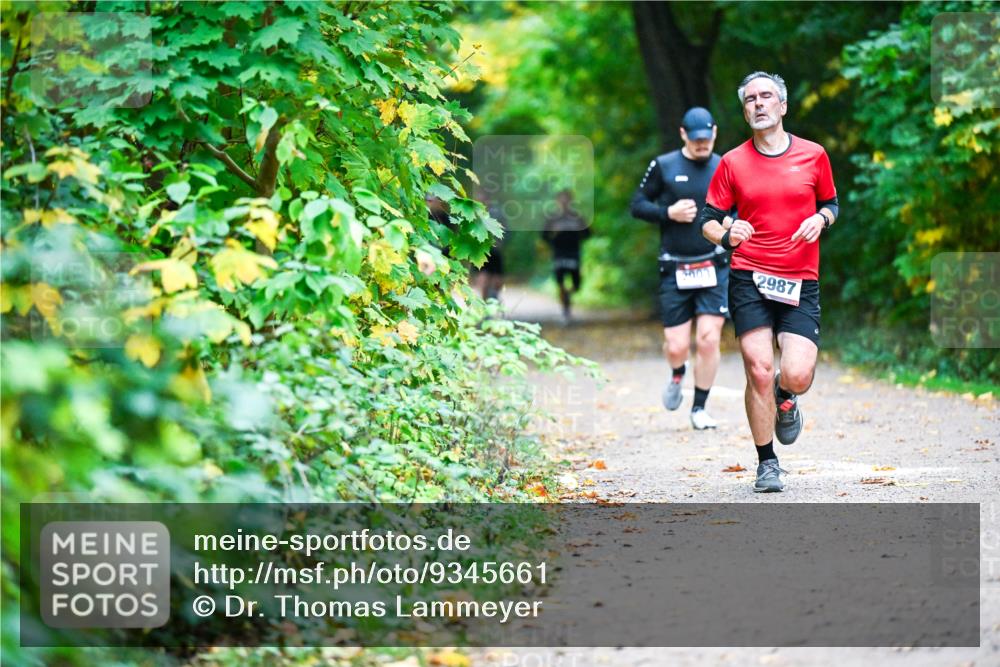 12.10.2025 - Bramfelder Halbmarathon 2025 Dr. Thomas Lammeyer http://msf.ph/oto/9345661 12.10.2025 10:17:01 Laufen 3001, 2987 meine-sportfotos.de