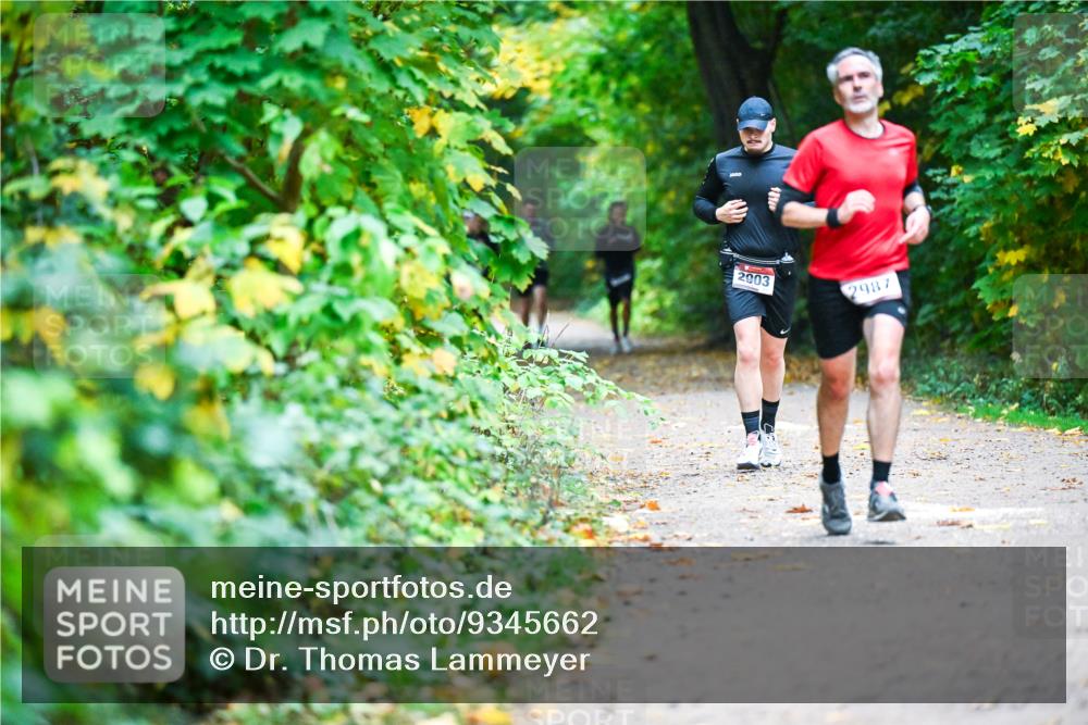 12.10.2025 - Bramfelder Halbmarathon 2025 Dr. Thomas Lammeyer http://msf.ph/oto/9345662 12.10.2025 10:17:01 Laufen 2903, 2987 meine-sportfotos.de