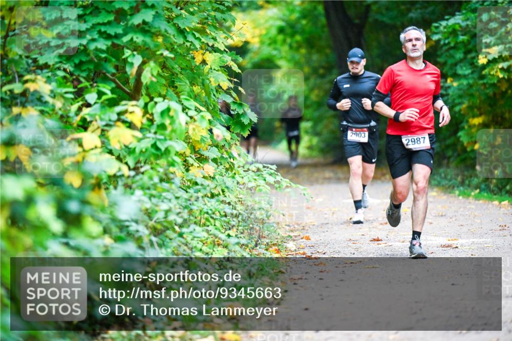 12.10.2025 - Bramfelder Halbmarathon 2025 Dr. Thomas Lammeyer http://msf.ph/oto/9345663 12.10.2025 10:17:01 Laufen 2903, 2987 meine-sportfotos.de