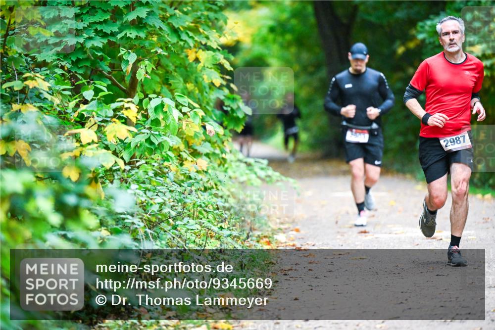 12.10.2025 - Bramfelder Halbmarathon 2025 Dr. Thomas Lammeyer http://msf.ph/oto/9345669 12.10.2025 10:17:02 Laufen 2987 meine-sportfotos.de