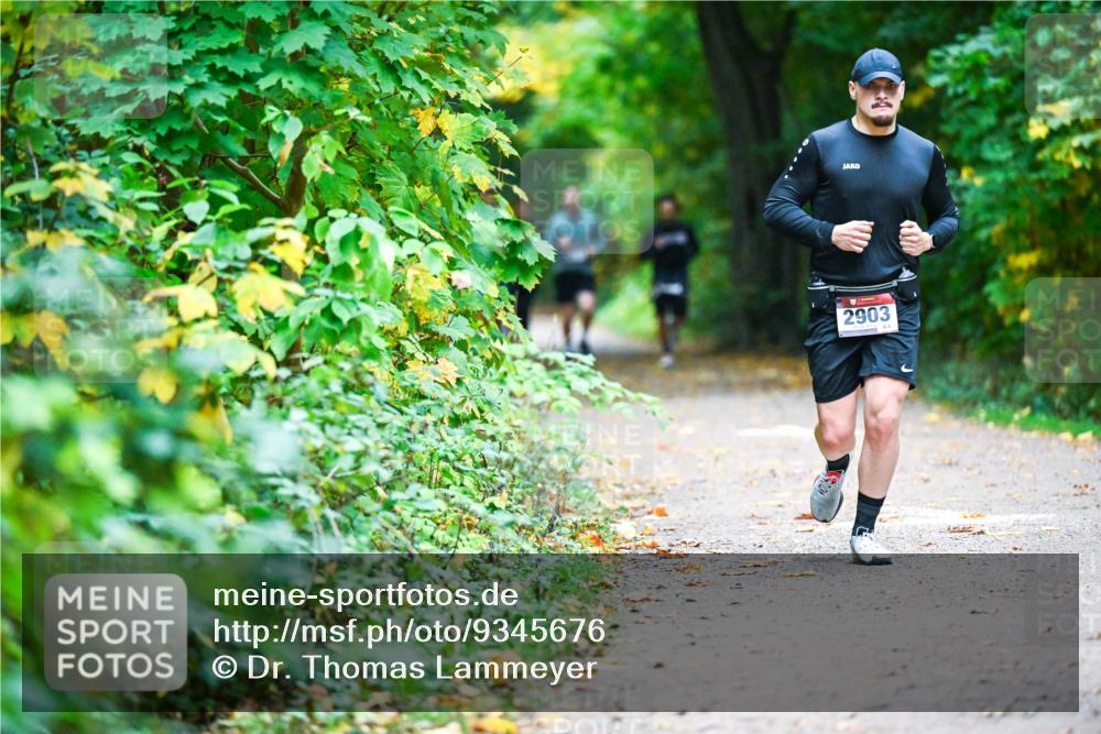 12.10.2025 - Bramfelder Halbmarathon 2025 Dr. Thomas Lammeyer http://msf.ph/oto/9345676 12.10.2025 10:17:04 Laufen 2903 meine-sportfotos.de