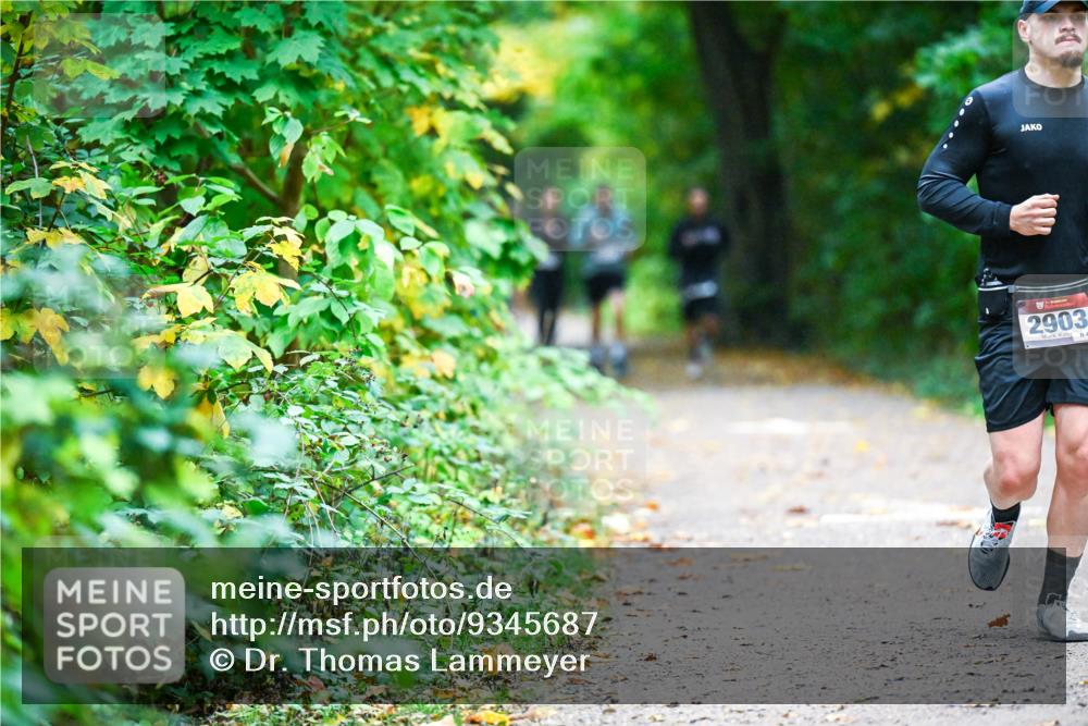 12.10.2025 - Bramfelder Halbmarathon 2025 Dr. Thomas Lammeyer http://msf.ph/oto/9345687 12.10.2025 10:17:05 Laufen 2903 meine-sportfotos.de