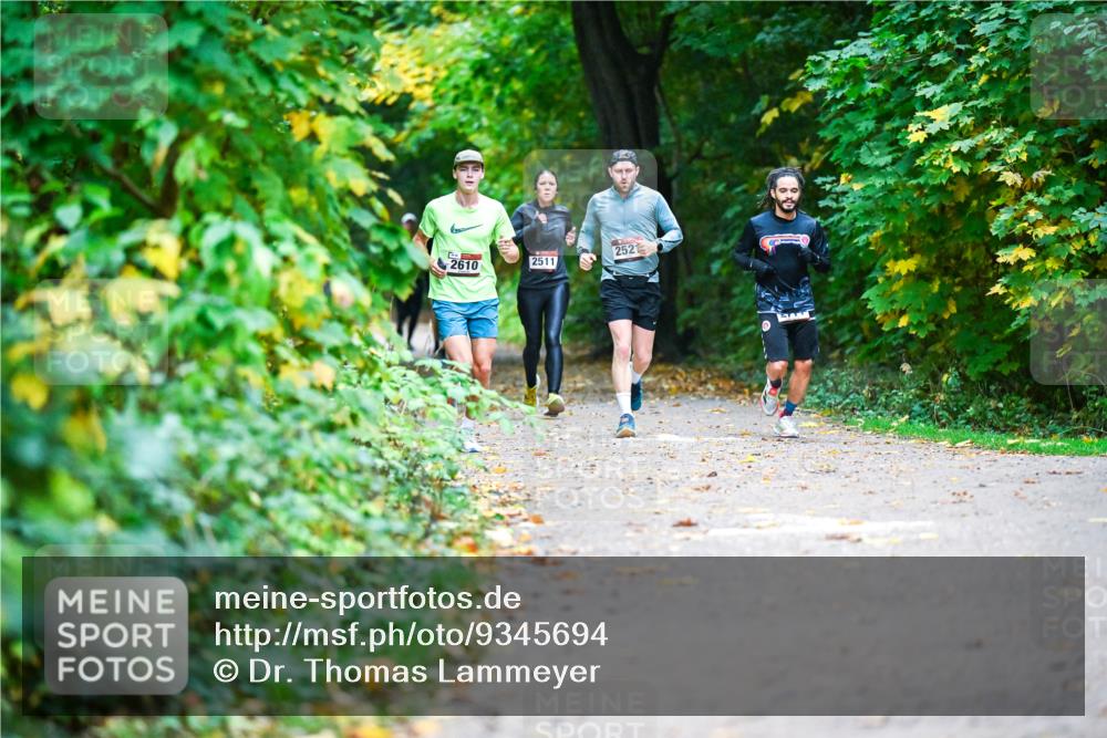 12.10.2025 - Bramfelder Halbmarathon 2025 Dr. Thomas Lammeyer http://msf.ph/oto/9345694 12.10.2025 10:17:10 Laufen 252, 2610, 2511 meine-sportfotos.de